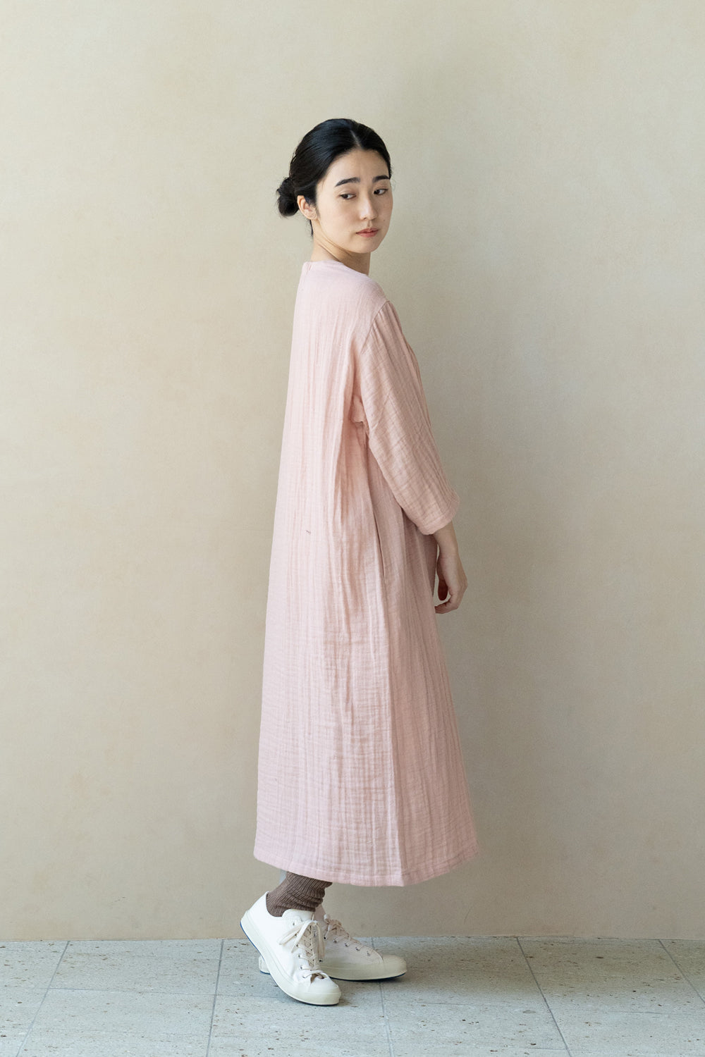 後ろギャザーワンピース<br>平綾織　ピンク