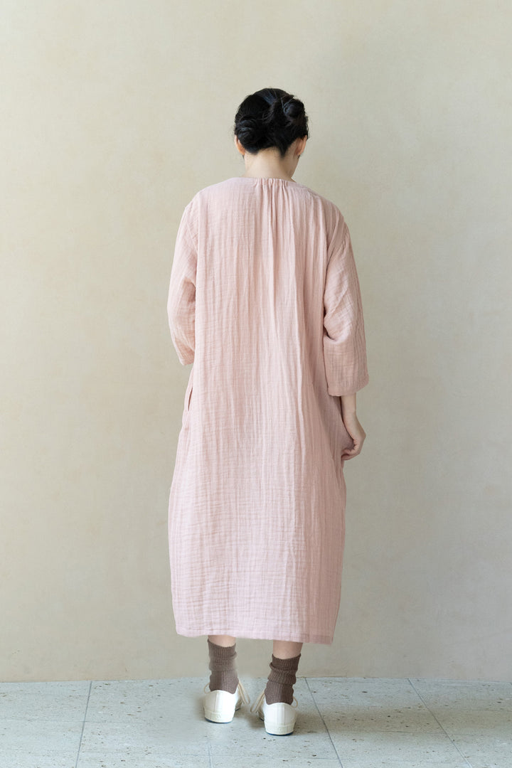 後ろギャザーワンピース<br>平綾織　ピンク