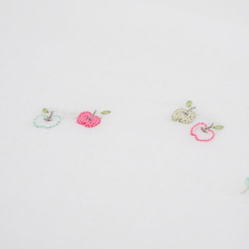 ベビーボックスシーツ<br>手刺繍　りんご