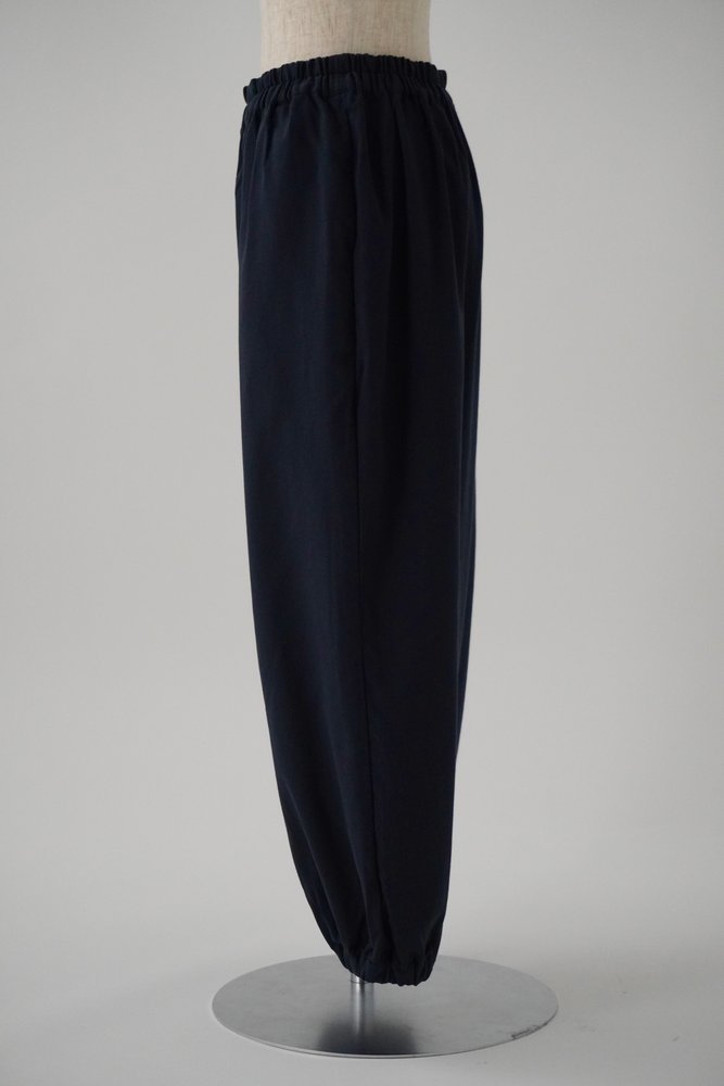 Set up drop shoulder gathered pants<br> AT4620B859AS4630B025<br> navy dungarees 