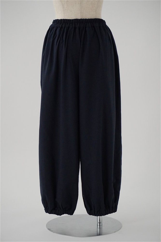 Set up drop shoulder gathered pants<br> AT4620B859AS4630B025<br> navy dungarees 