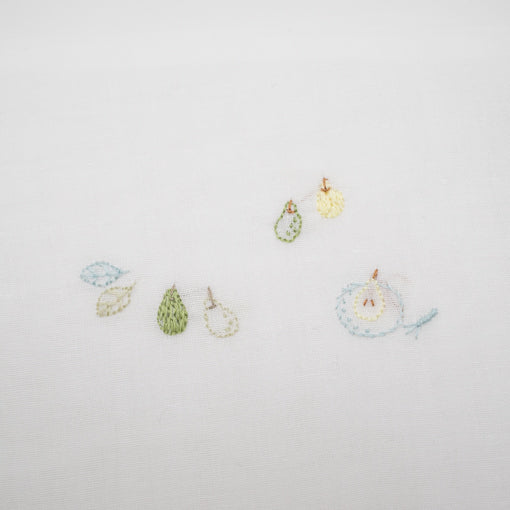 ベビーボックスシーツ<br>手刺繍　洋梨