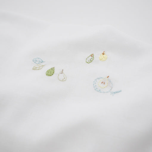 ベビーボックスシーツ<br>手刺繍　洋梨